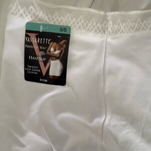 NWT Vassarette Smooth 19" Half Slip Skirt Size 5/Small